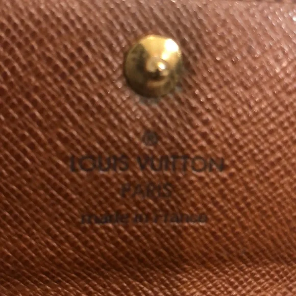 100 %- Authentic LOUIS VUITTON M69517 Monogram Multicle 4 Key case - Picture 6 of 12